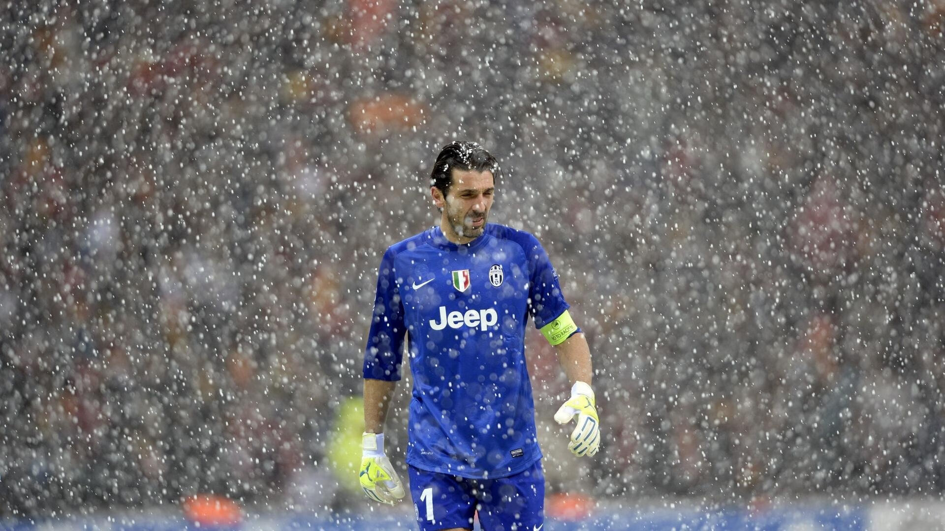 JIU YOU GAME-中超联赛国足爆冷 球迷情绪波动较大，足协公布中超